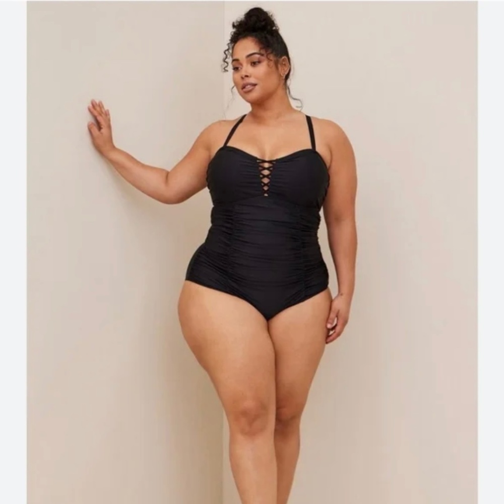 TORRID SWIM - ONE PIECE Sz 3